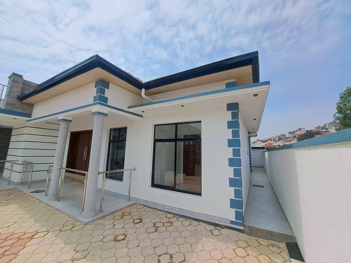 Nyarutarama House